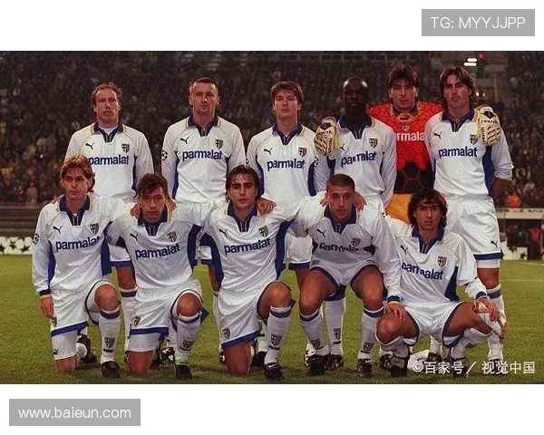 历代足球巨星汇聚一堂全明星阵容回顾与分析